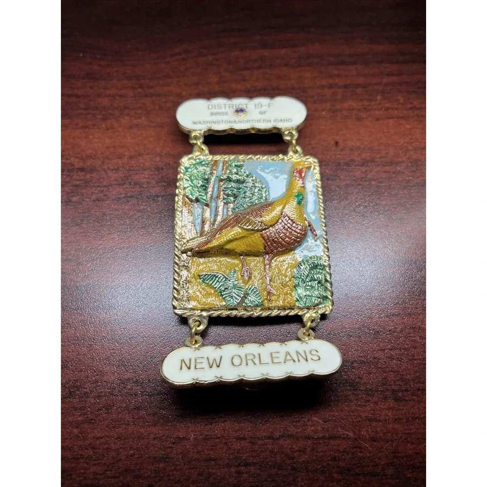 Lions Club District 19-F Birds Of Washington & Northern Idaho New Orleans‎ Pin
